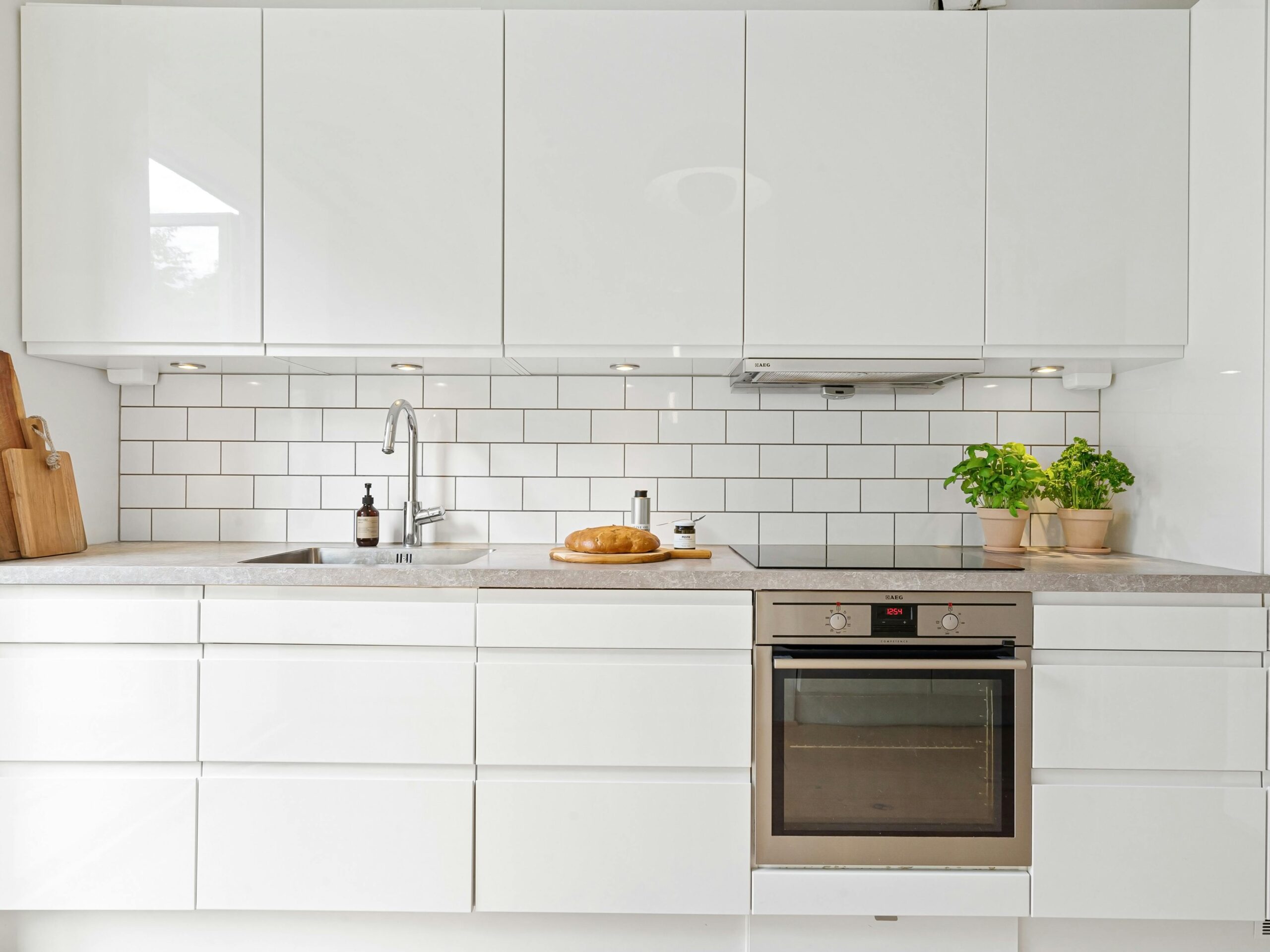 10 Best Small Kitchen Interior Design Ideas To Consider